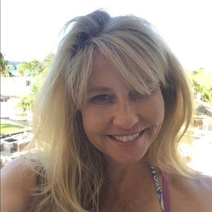 Meet your Posher, Carolyn